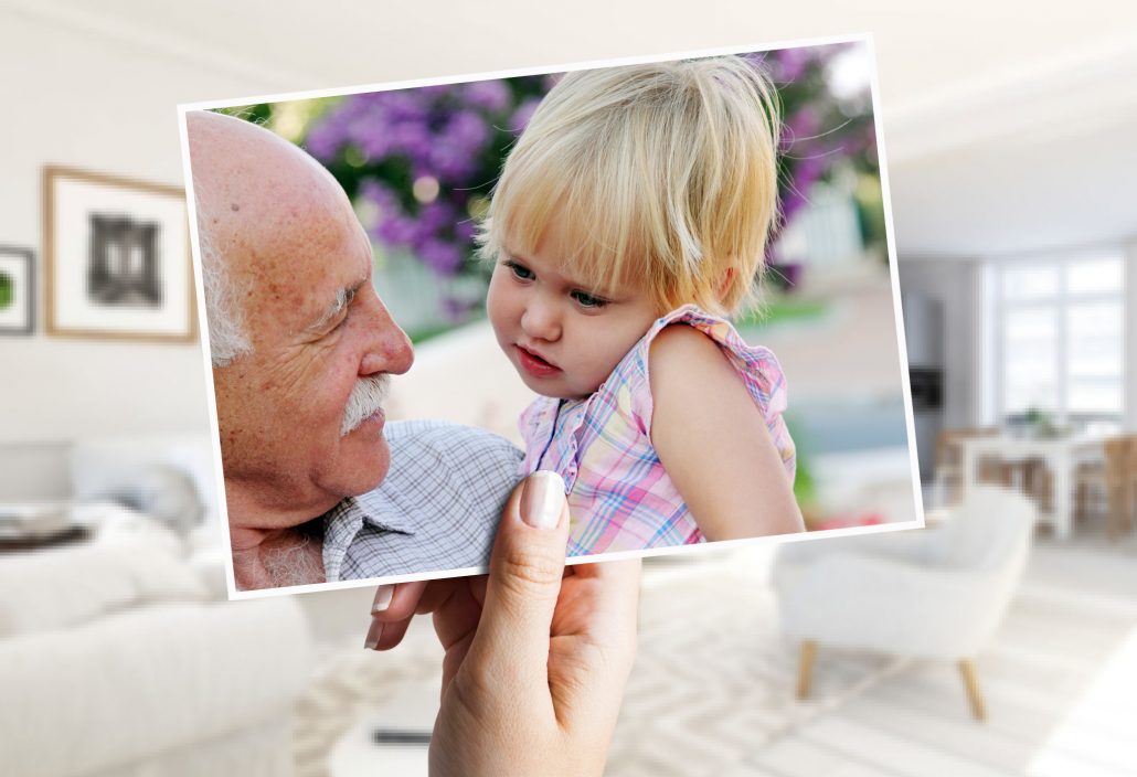 Tarjeta de recuperación con abuelo y nieto