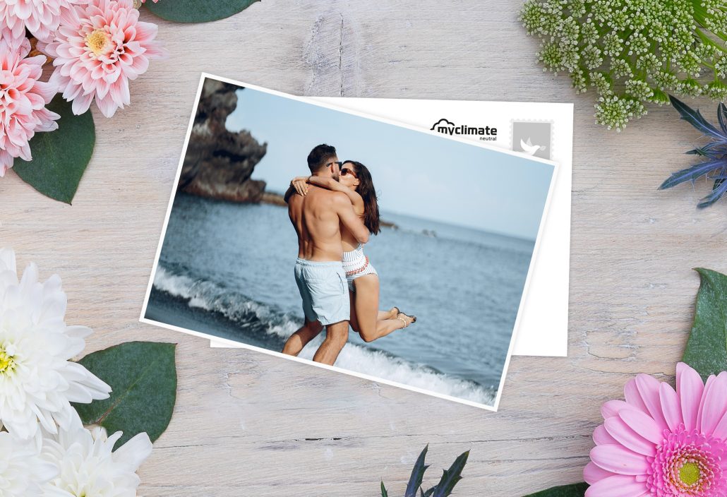 Greeting cards with a couple on the beach